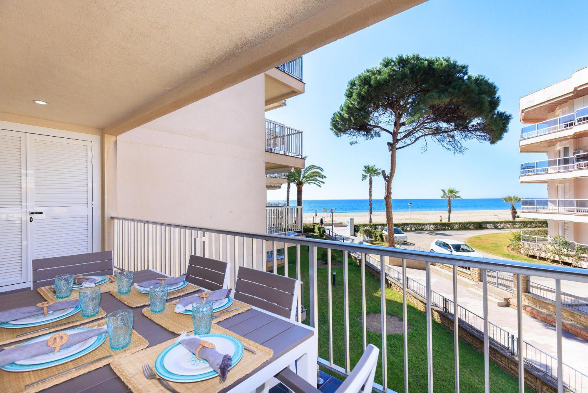 Uhc Dms Family Apartments Cambrils Exterior photo