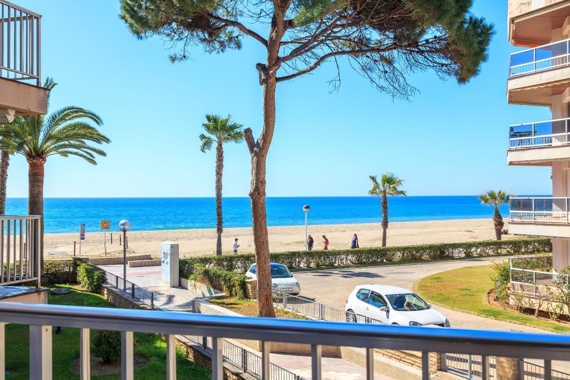Uhc Dms Family Apartments Cambrils Exterior photo